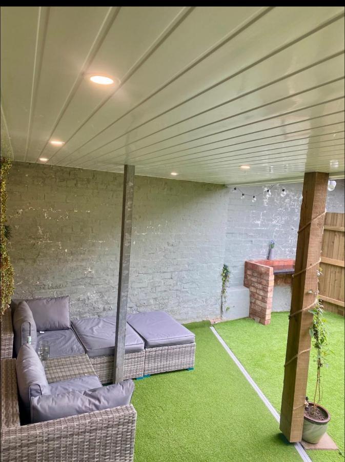 Poppy'S Place Llandudno Junction Exterior photo