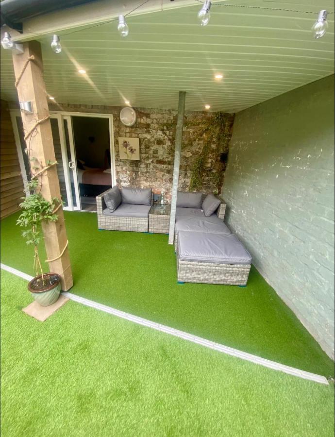 Poppy'S Place Llandudno Junction Exterior photo